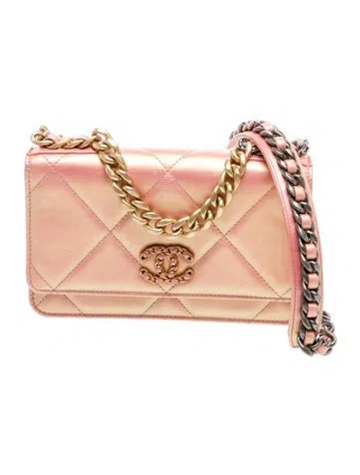 Pre-owned Chanel 19 Wallet On Chain