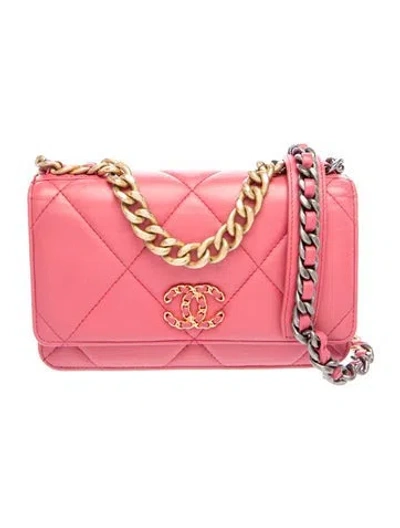 Pre-owned Chanel 19 Wallet On Chain In Pink