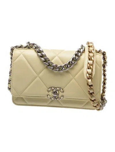 Pre-owned Chanel 19 Wallet On Chain In Yellow