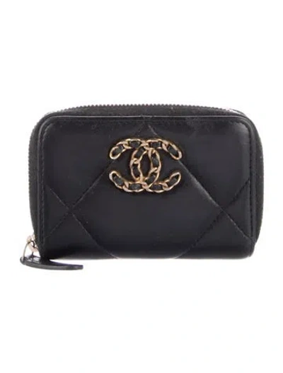 Pre-owned Chanel 19 Zipped Coin Purse Interlocking Cc Logo Wallet In Black