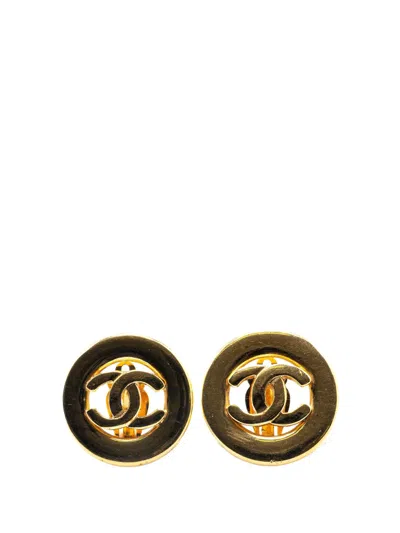 Pre-owned Chanel 1950-1970 Gold Plated Cc Round Clip On Earrings Costume Earrings