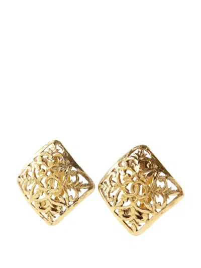 Pre-owned Chanel 1950-1970 Cc Gold Plated Square Clip On Earrings Costume Earrings