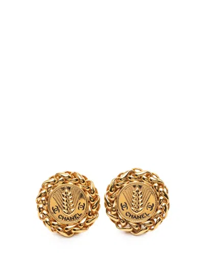 Pre-owned Chanel 1950-1970 Cc Gold Plated Wheat Medallion Clip On Earrings Costume Earrings