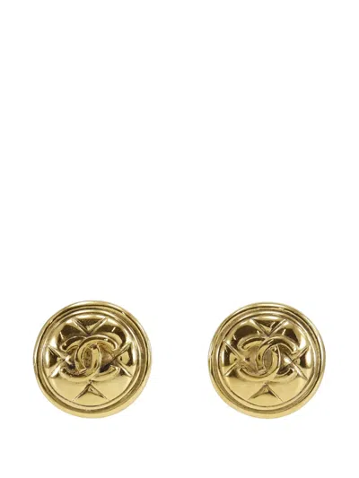 Pre-owned Chanel 1970-1980 Cc Gold Plated Round Clip On Earrings Costume Earrings