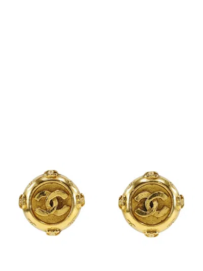 Pre-owned Chanel 1970-1980 Cc Gold Plated Round Clip On Earrings Costume Earrings