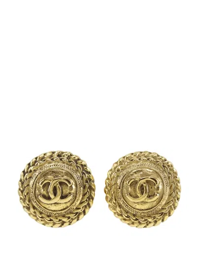 Pre-owned Chanel 1970-1980 Cc Gold Plated Round Clip On Earrings Costume Earrings