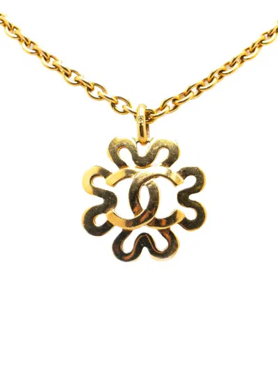 Pre-owned Chanel 1970-1980 Gold Plated Cc Flower Pendant Necklace Costume Necklace