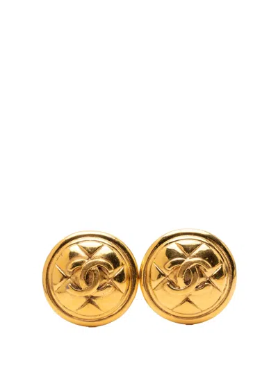 Pre-owned Chanel 1970-1980 Gold Plated Cc Quilted Round Clip On Earrings Costume Earrings