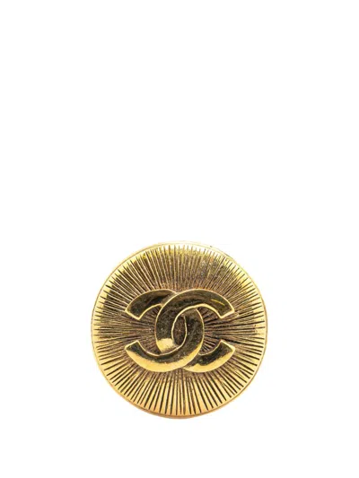 Pre-owned Chanel 1970-1980 Gold Plated Cc Round Brooch Costume Brooch