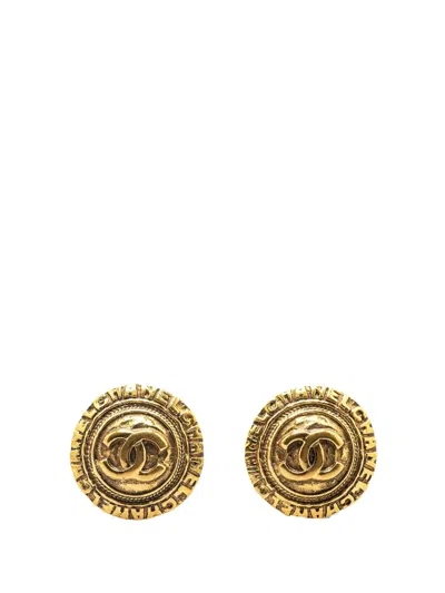 Pre-owned Chanel 1970-1980 Gold Plated Cc Round Clip On Earrings Costume Earrings In 金色