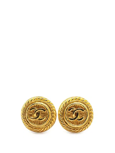 Pre-owned Chanel 1970-1980 Gold Plated Cc Round Clip On Earrings Costume Earrings