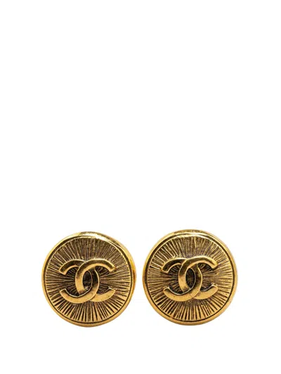 Pre-owned Chanel 1970-1980 Gold Plated Cc Round Clip On Earrings Costume Earrings