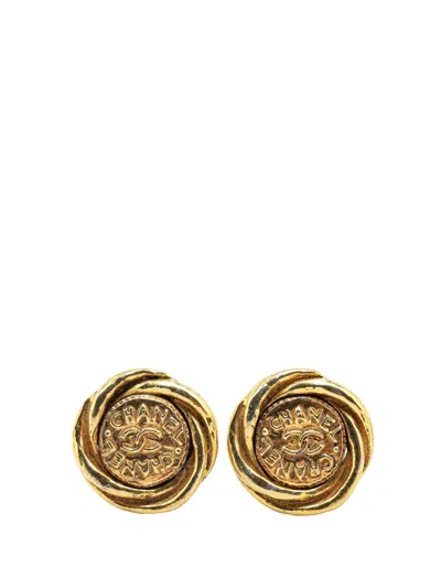 Pre-owned Chanel 1970-1980 Gold Plated Cc Round Clip On Earrings Costume Earrings