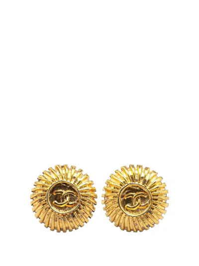 Pre-owned Chanel 1970-1980 Gold Plated Cc Round Clip On Earrings Costume Earrings