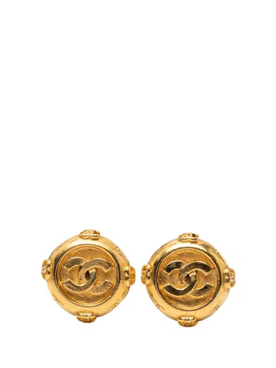 Pre-owned Chanel 1970-1980 Gold Plated Cc Round Clip On Earrings Costume Earrings