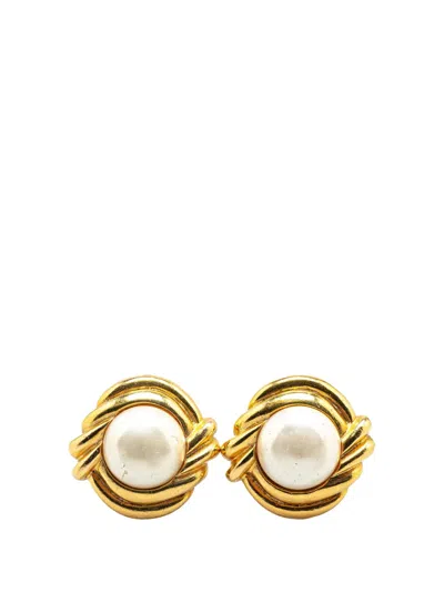 Pre-owned Chanel 1970-1980 Gold Plated Faux Pearl Round Clip On Earrings Costume Earrings