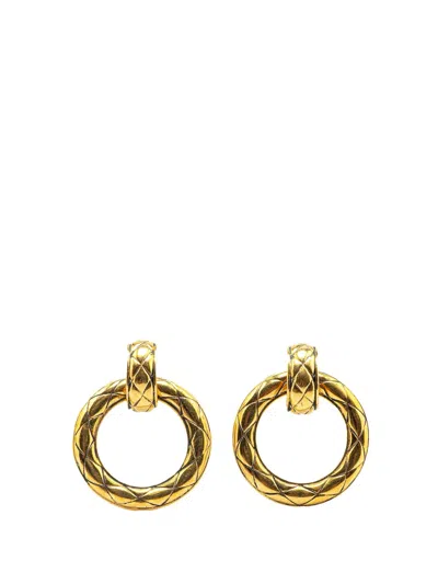 Pre-owned Chanel 1970-1980 Gold Plated Quilted Hoop Drop Clip On Earrings Costume Earrings
