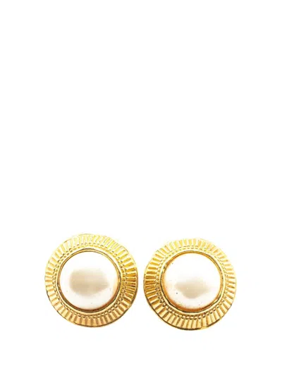 Pre-owned Chanel 1970-1980 Gold Plated Round Faux Pearl Clip On Earrings Costume Earrings