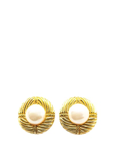 Pre-owned Chanel 1970-1980 Gold Plated Round Faux Pearl Clip On Earrings Costume Earrings