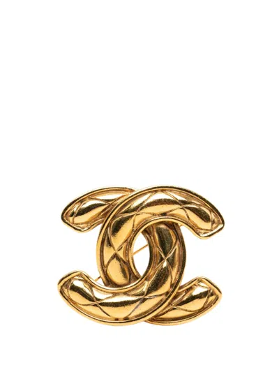 Pre-owned Chanel 1970-1980 Cc Gold Plated Quilted Brooch Costume Brooch