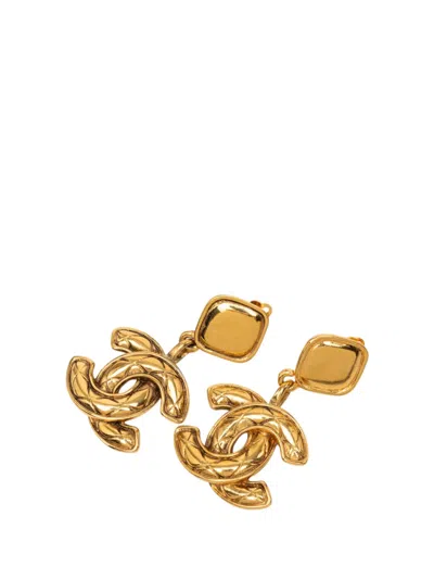 Pre-owned Chanel 1970-1980 Cc Gold Plated Quilted Drop Clip On Earrings Costume Earrings