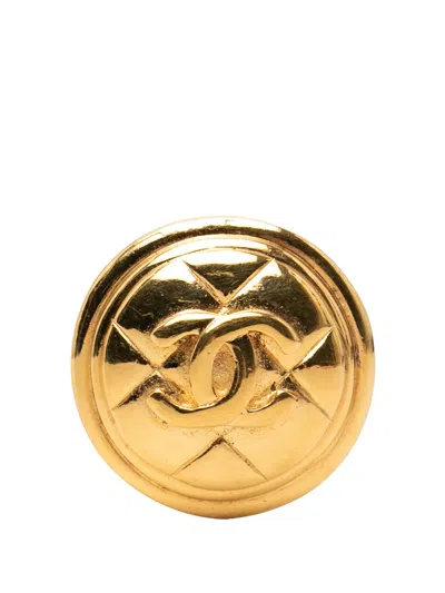 Pre-owned Chanel 1970-1980 Cc Gold Plated Quilted Round Brooch Costume Brooch
