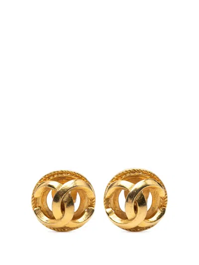 Pre-owned Chanel 1970-1980 Cc Gold Plated Round Clip On Earrings Costume Earrings
