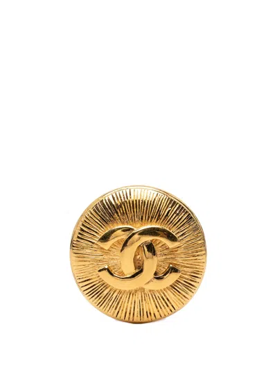 Pre-owned Chanel 1970-1980 Cc Gold Plated Round Sunburst Brooch Costume Brooch