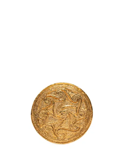 Pre-owned Chanel 1970-1980 Cc Gold Plated Swirl Medallion Brooch Costume Brooch