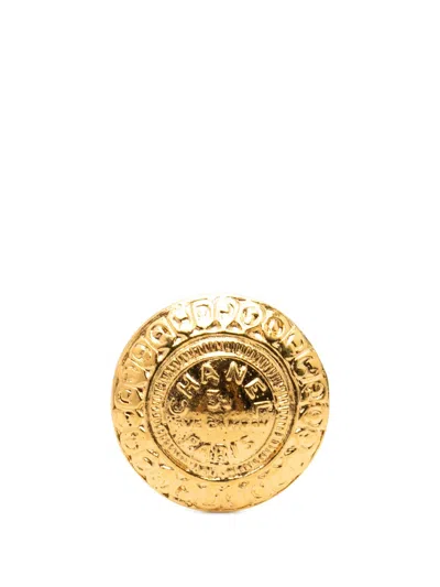 Pre-owned Chanel 1970-1980 Gold Plated 31 Rue Cambon Round Brooch Costume Brooch