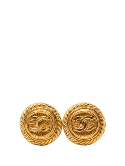 Pre-owned Chanel 1970-1980 Gold Plated Cc Round Clip On Earrings Costume Earrings