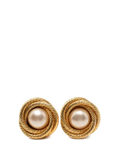 Pre-owned Chanel 1970-1980 Gold Plated Faux Pearl Rope Twist Clip On Earrings Costume Earrings In White