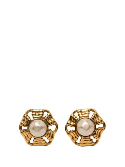 Pre-owned Chanel 1970-1980 Gold Plated Faux Pearl Wavy Clip On Earrings Costume Earrings