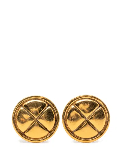 Pre-owned Chanel 1970-1980 Gold Plated Quilted Round Clip On Earrings Costume Earrings