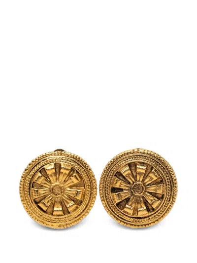 Pre-owned Chanel 1970-1980 Gold Plated Round Floral Shield Clip On Earrings Costume Earrings