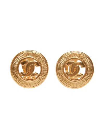 Pre-owned Chanel 1971-1980s  Cc Mark Clip-on Earrings In Gold