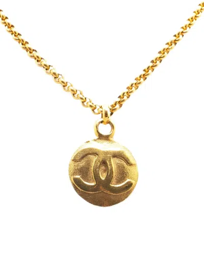 Pre-owned Chanel 1980-1990 Cc Gold Plated Circle Pendant Necklace Costume Necklace