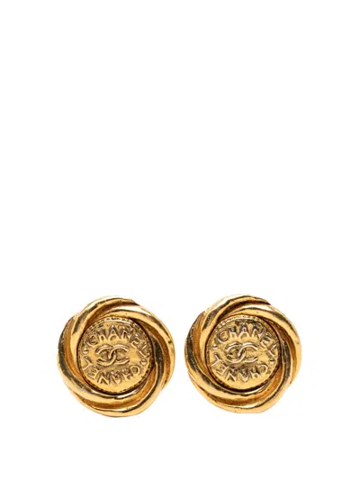 Pre-owned Chanel 1980-1990 Cc Gold Plated Round Clip On Earrings Costume Earrings