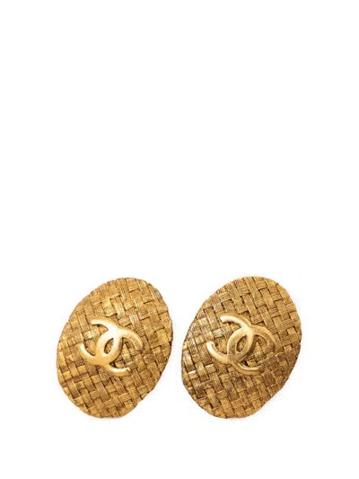 Pre-owned Chanel 1980-1990 Cc Gold Plated Woven Oval Clip On Earrings Costume Earrings