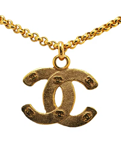 Pre-owned Chanel 1980-1990 Gold Plated Cc Embossed Pendant Necklace Costume Necklace