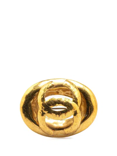 Pre-owned Chanel 1980-1990 Gold Plated Cc Oval Brooch Costume Brooch