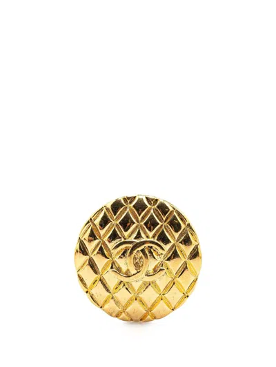 Pre-owned Chanel 1980-1990 Gold Plated Cc Quilted Round Brooch Costume Brooch