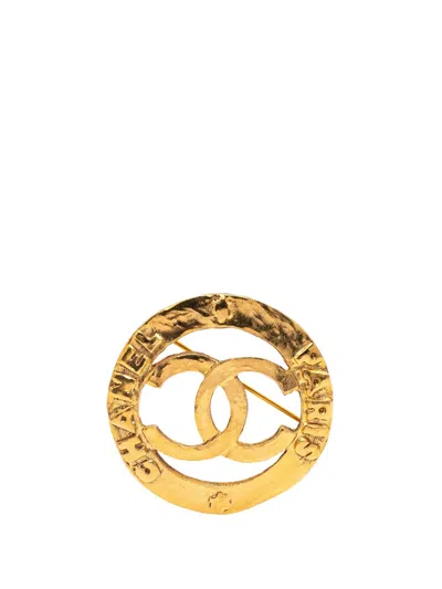 Pre-owned Chanel 1980-1990 Gold Plated Cc Round Brooch Costume Brooch