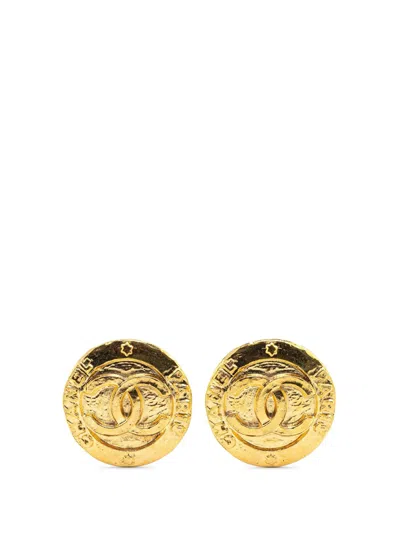 Pre-owned Chanel 1980-1990 Gold Plated Cc Round Clip On Earrings Costume Earrings