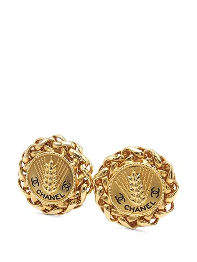 Pre-owned Chanel 1980-1990 Gold Plated Cc Wheat Medallion Clip On Earrings Costume Earrings