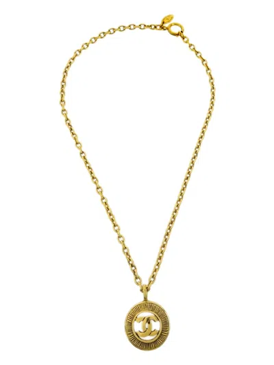 Pre-owned Chanel 1980-1990s Medallion Pendant Necklace In Gold