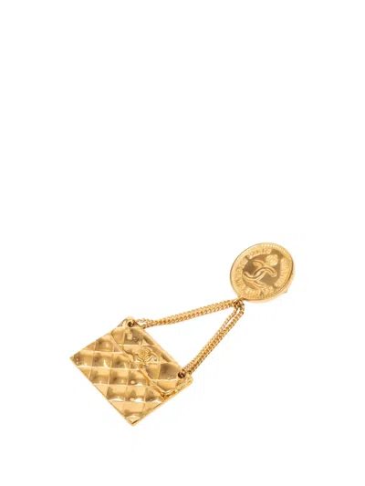 Pre-owned Chanel 1980-1990 Cc Gold Plated Quilted Flap Bag Medallion Brooch Costume Brooch