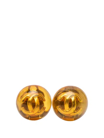 Pre-owned Chanel 1980-1990 Cc Gold Plated Resin Button Clip On Earrings Costume Earrings