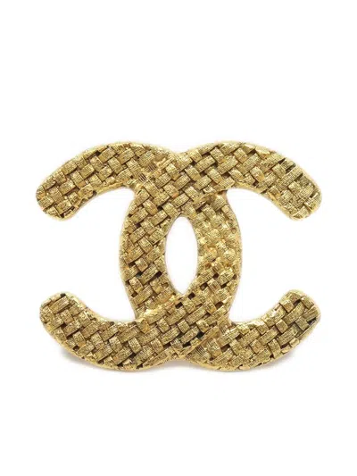 Pre-owned Chanel 1980s-1990s Cc Cc Woven-engraved Brooch In Gold