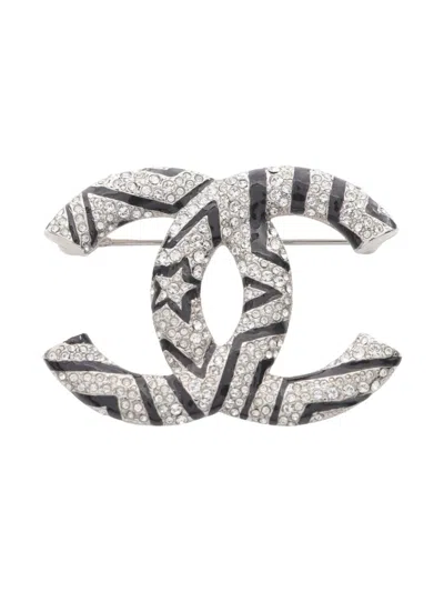 Pre-owned Chanel 1980s Rhinestone Cc Brooch In Silver